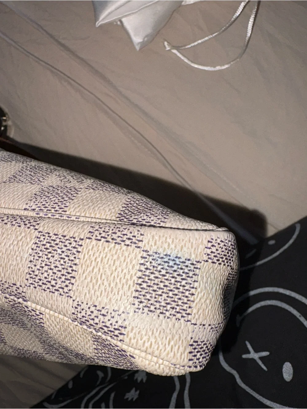 Louis Vuitton Damier Azur Pochette Accessoires - Picture 8 of 8